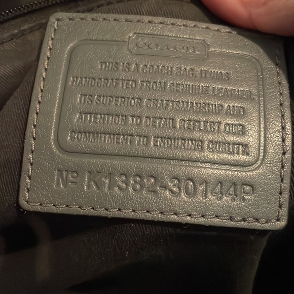 Gray pebbled leather coach bag - Picture 5 of 11